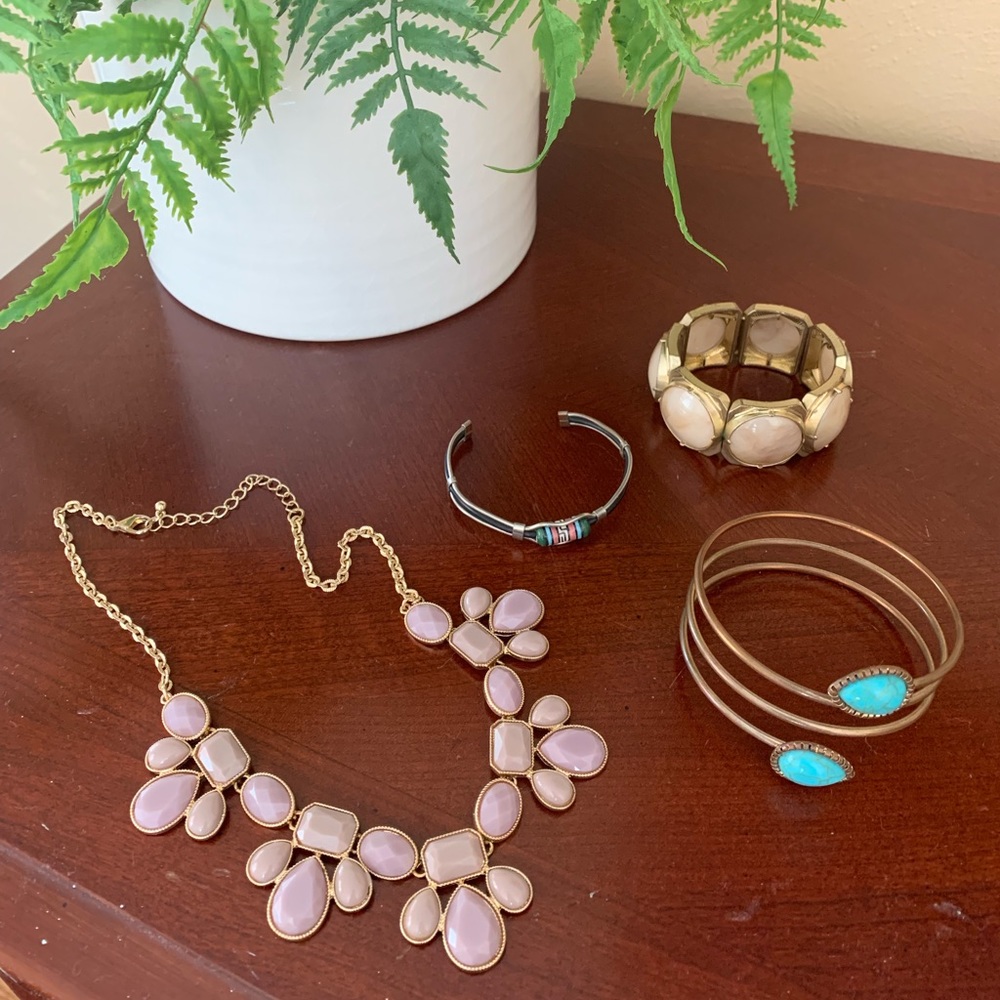 Costume jewelry ☀️